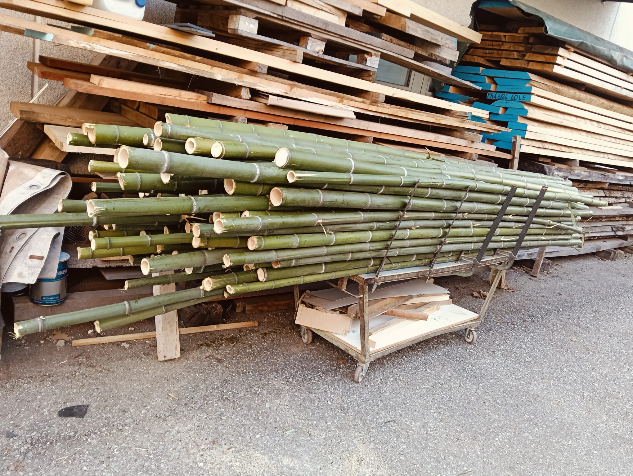 MOBILE CON INSERTI IN BAMBOO (3)